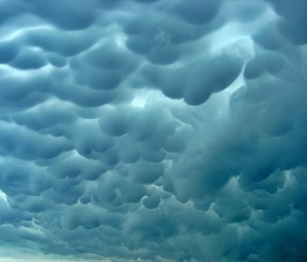Photo of mammatus clouds - www.srh.weather.gov